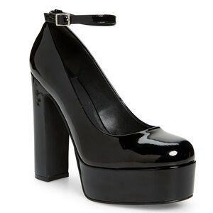 Jeffrey Campbell Okurr heels in black patent - Size 9
